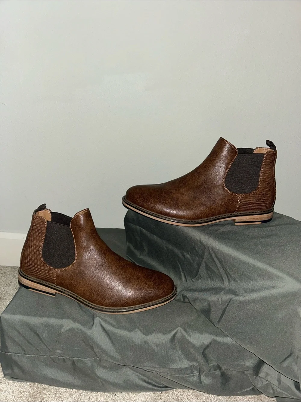 NEW Steve Madden for Buckle Gralin Chelsea Boot in Brown Sz 9